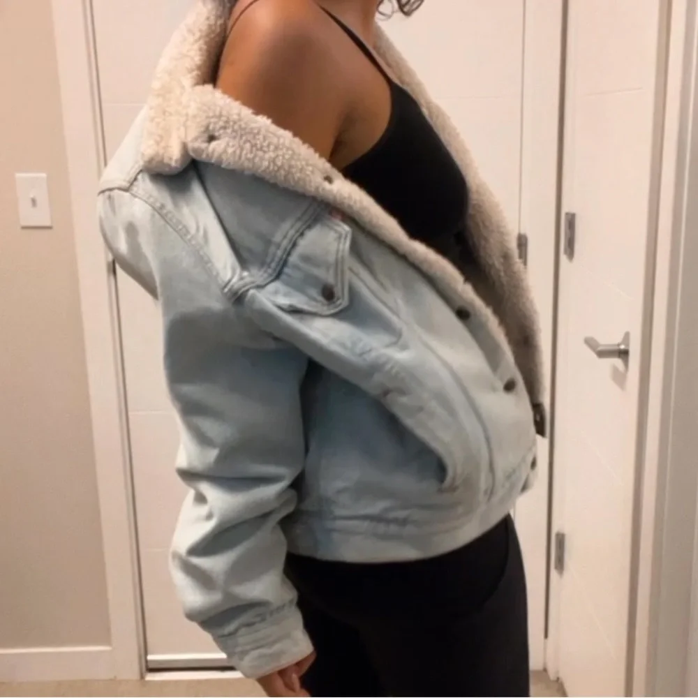 Levi’s fleece lined Jean jacket - Picture 6 of 13